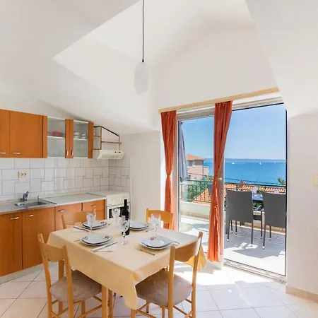 M Apartman