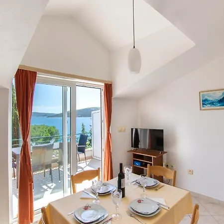 Apartman M Seget Vranjica