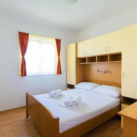 Apartman M Seget Vranjica
