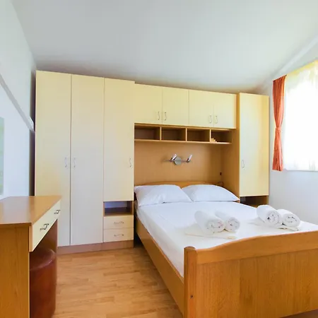 M Apartman